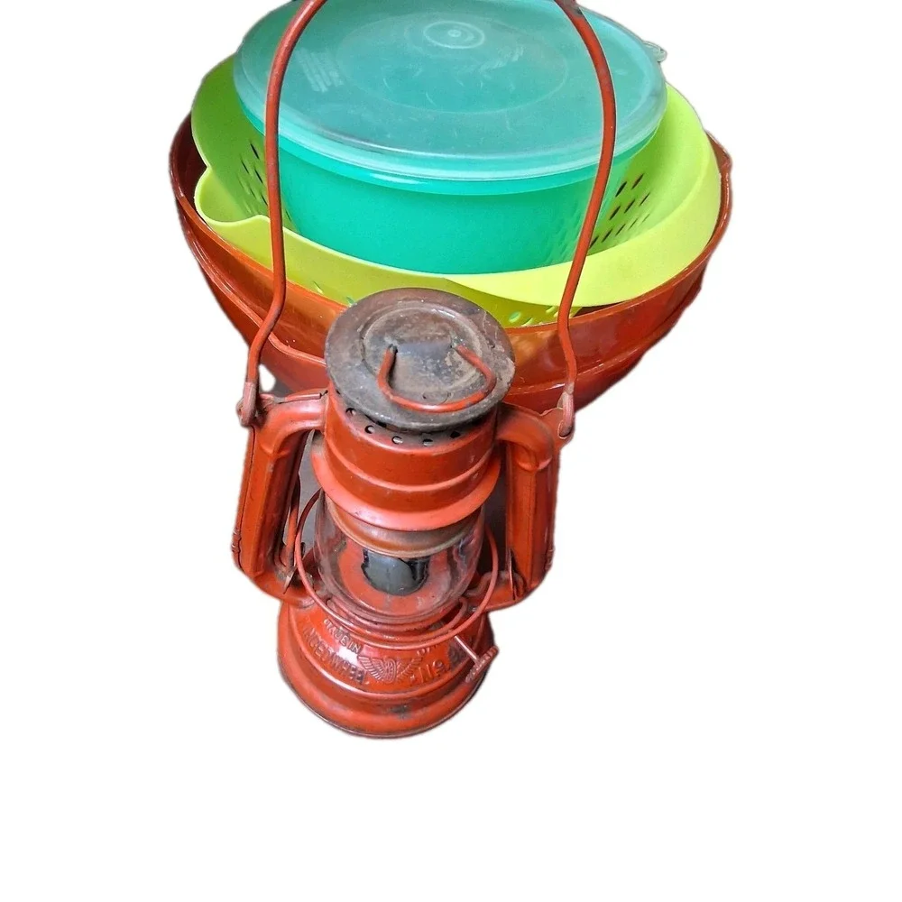 Vintage Red Metal Kerosene‎ Lantern With Glass Globe – 10.5